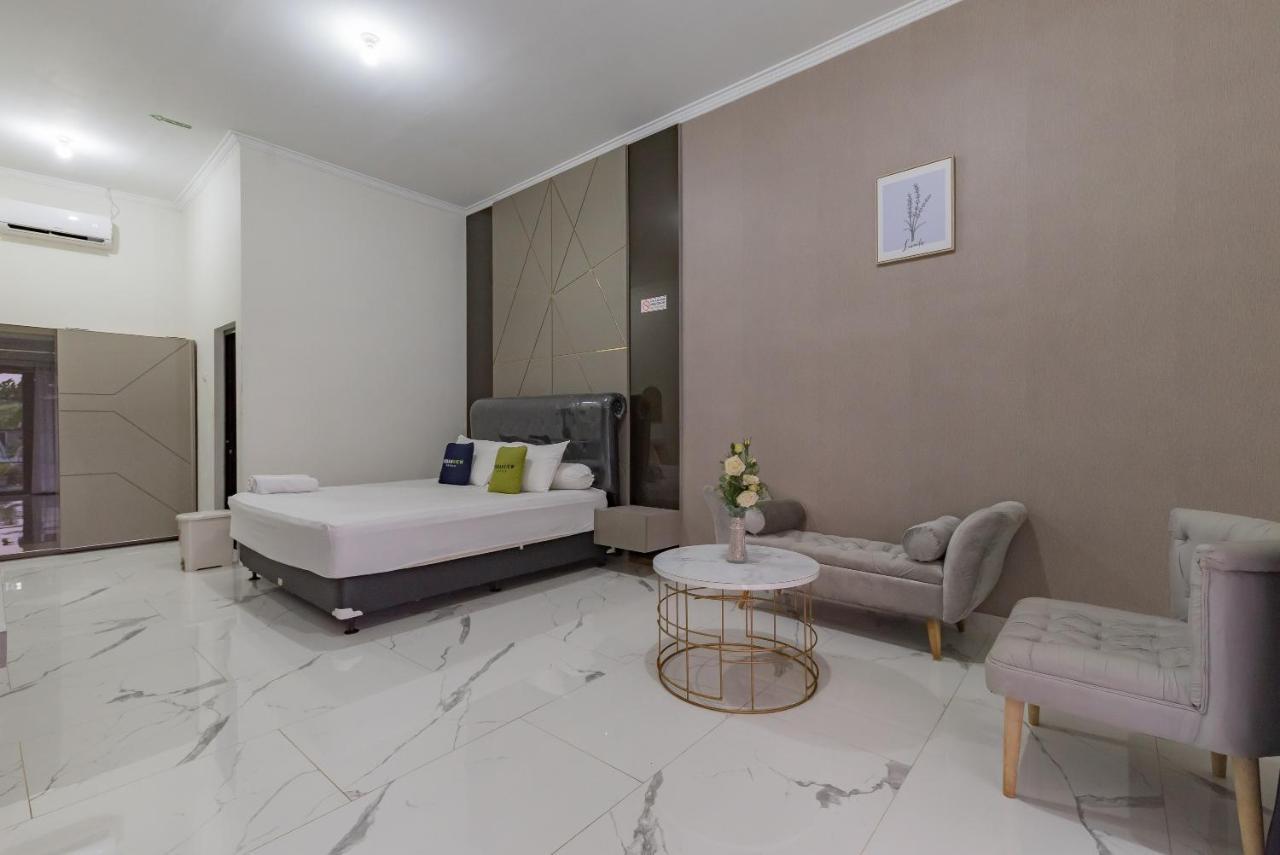 Urbanview Khayrizsan By Reddoorz Hotel Tasikmalaya